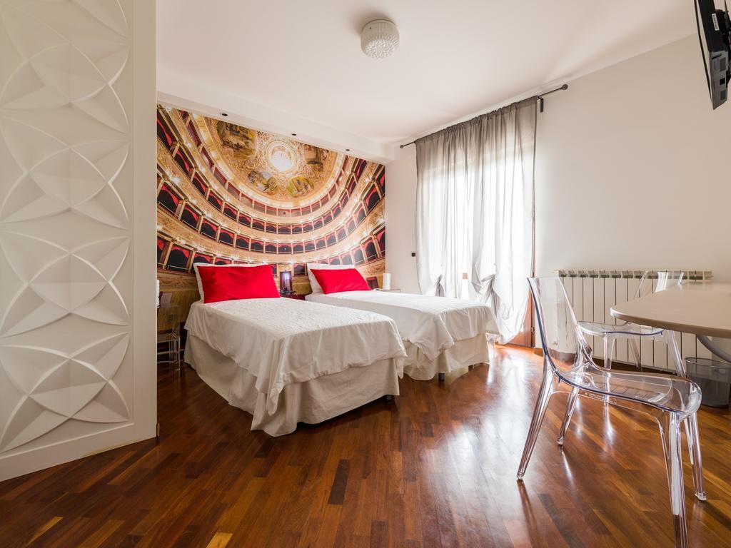 Alla Scoperta Delle Marche Camerino Pokoj fotografie
