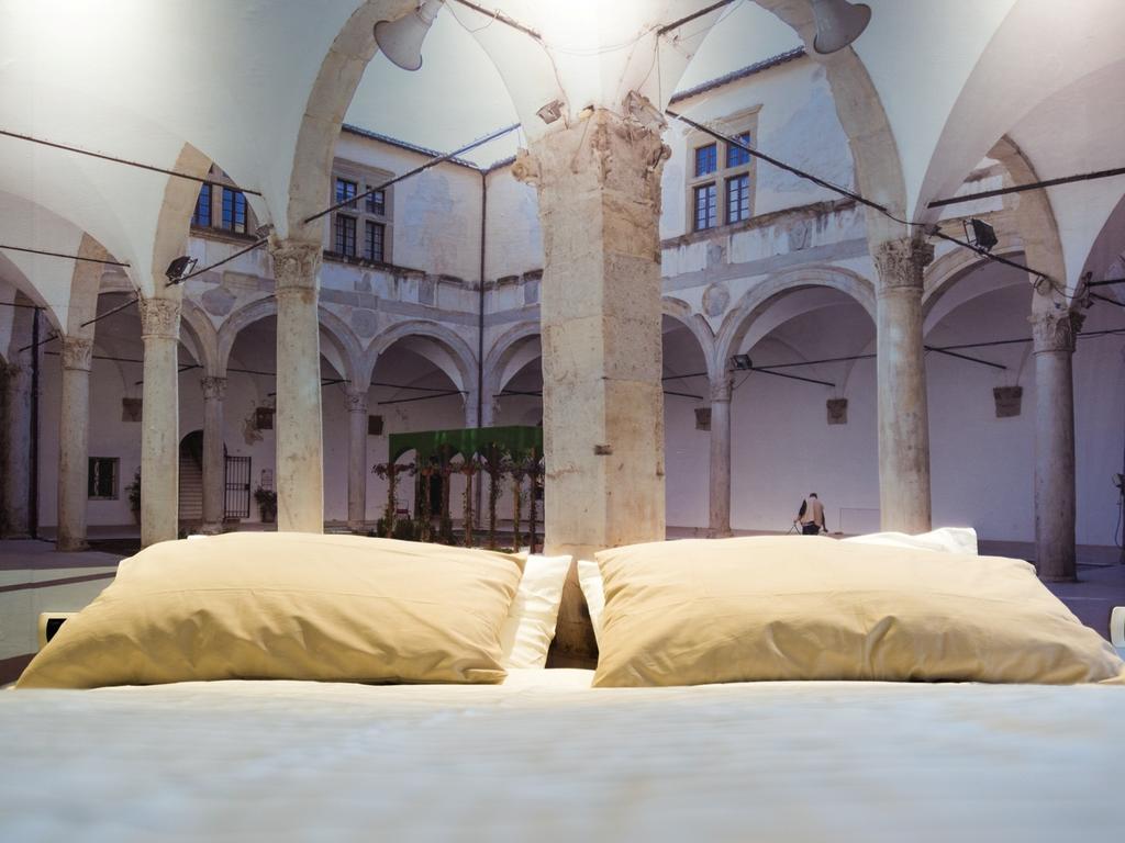 Alla Scoperta Delle Marche Camerino Pokoj fotografie